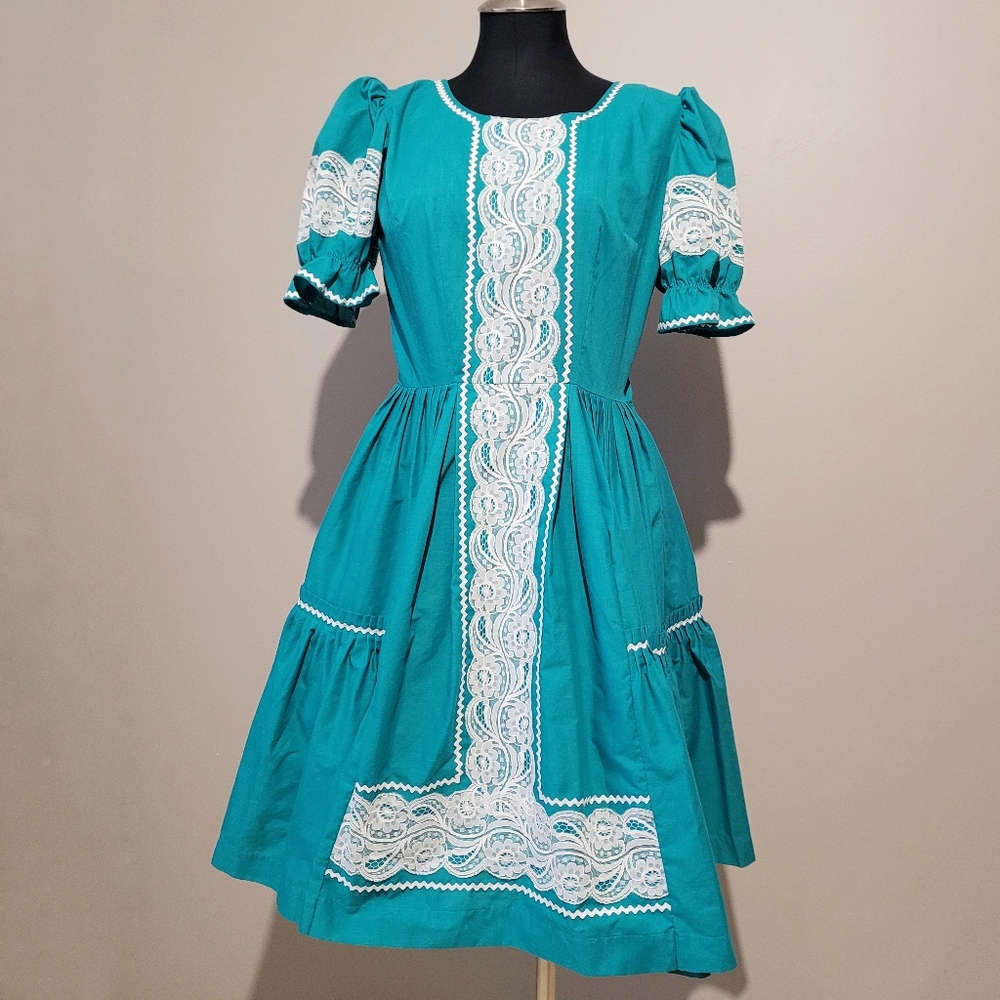 Vintage square dance dress with lace trim